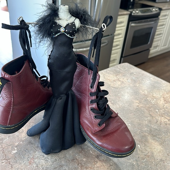 Dr  marten beautiful wine, colour boots - Picture 2 of 9